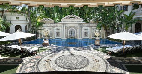 versace estate qatari kingdom|VERSACE.